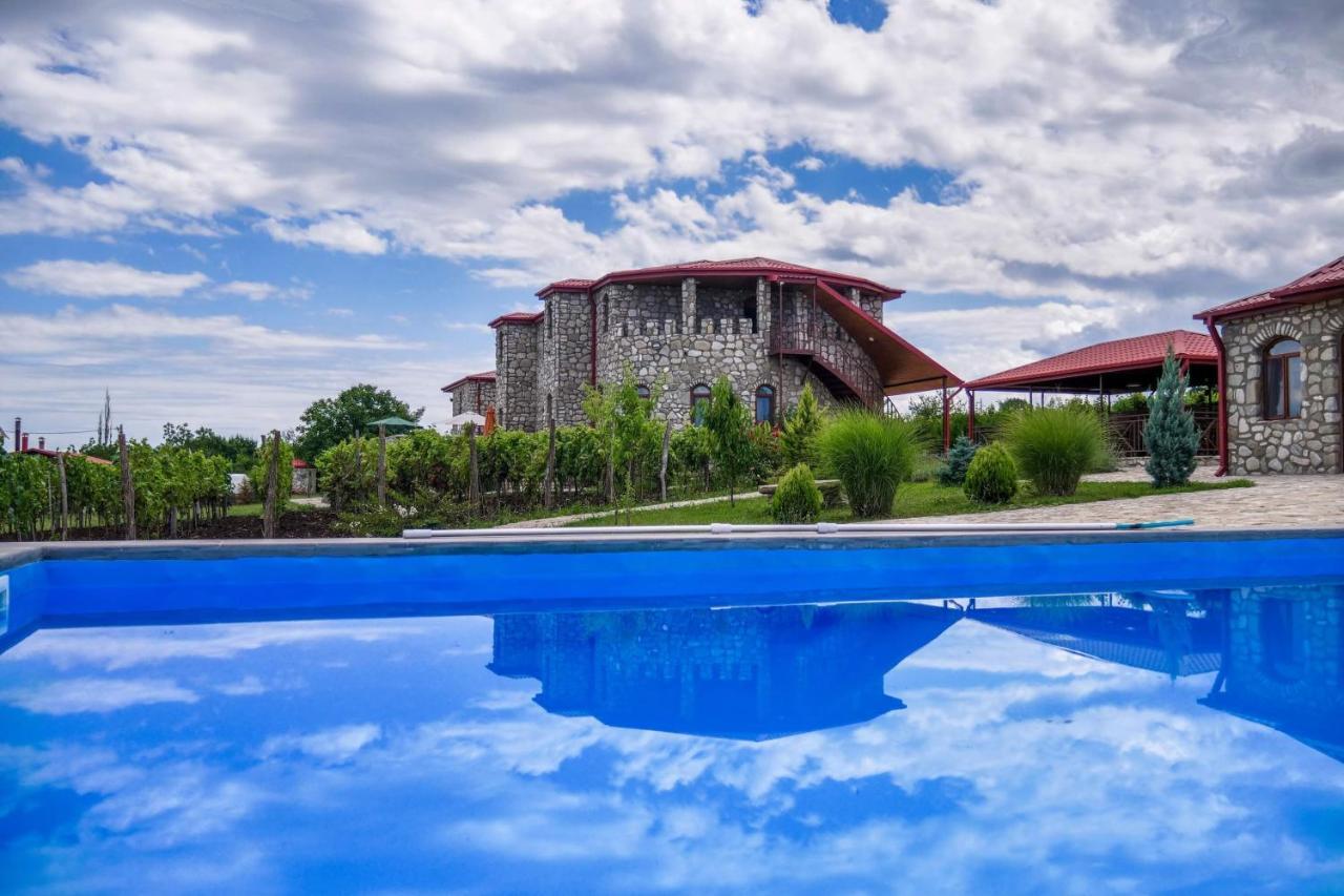 Chateau Tetri Bairagebi White Flags Kisiskhevi Bagian luar foto