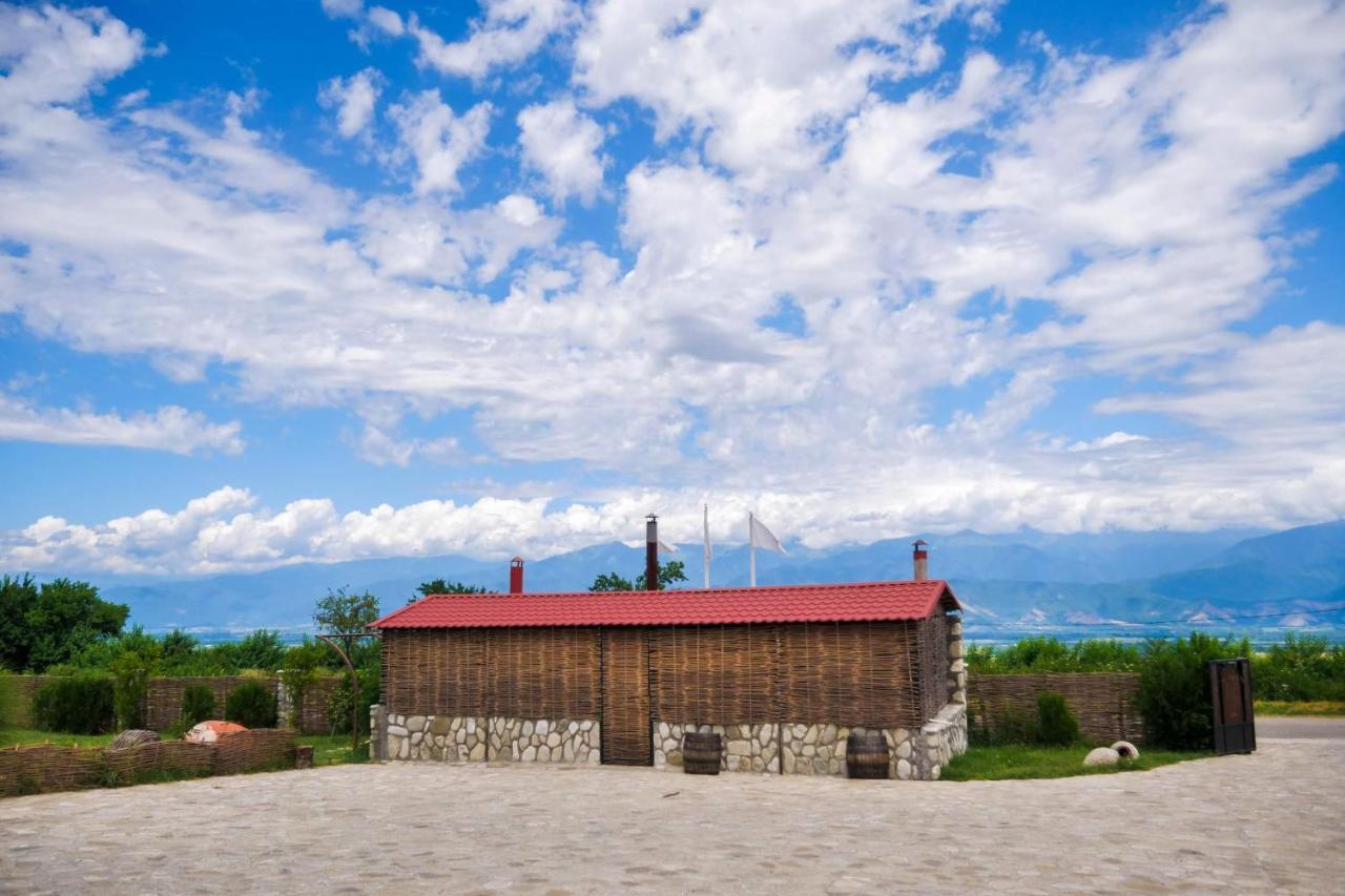 Chateau Tetri Bairagebi White Flags Kisiskhevi Bagian luar foto