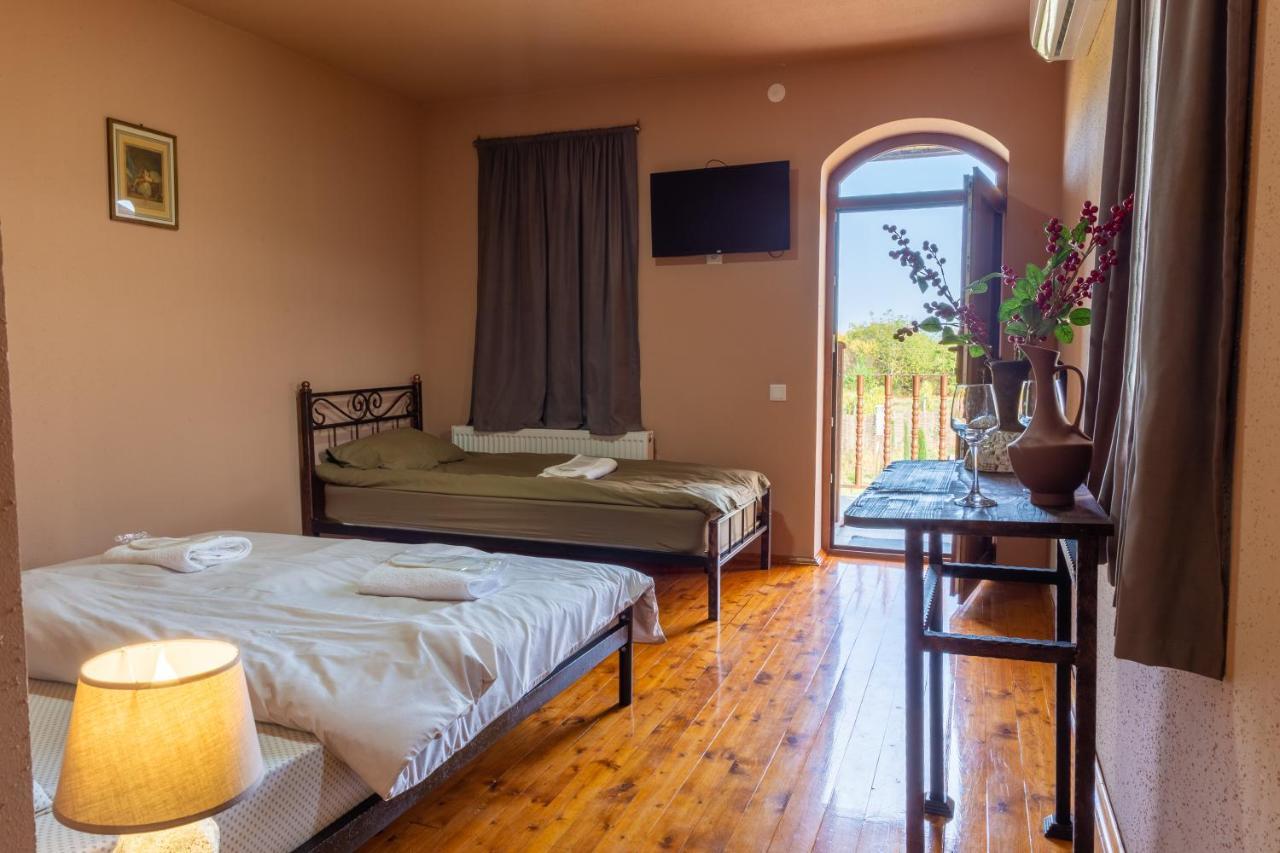 Chateau Tetri Bairagebi White Flags Kisiskhevi Bagian luar foto